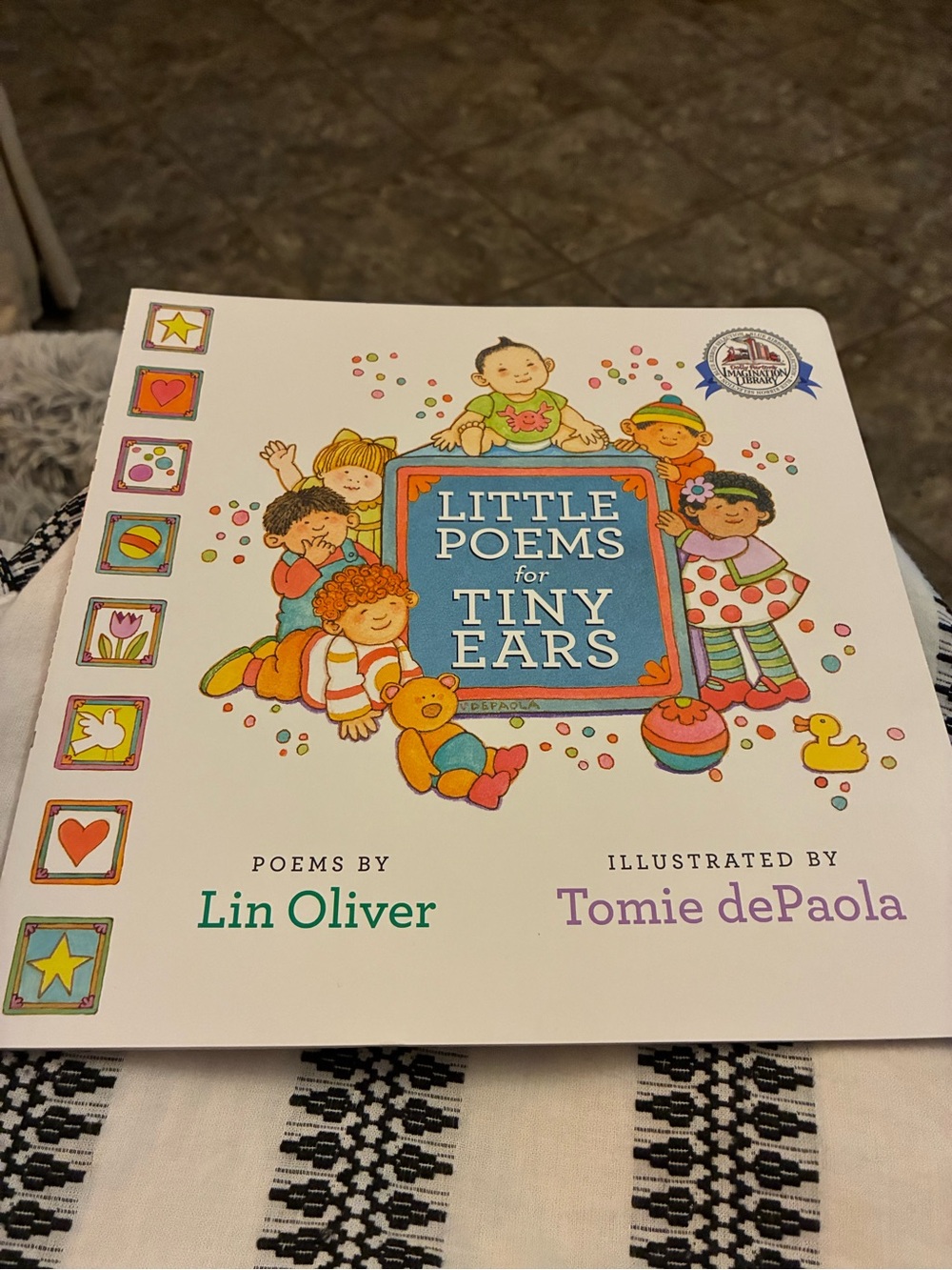 Little Poems for Tiny Ears - White Cover by Tomie dePaola